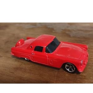 Maisto Red 1956 Ford Thunderbird Die Cast Model Car Toy
